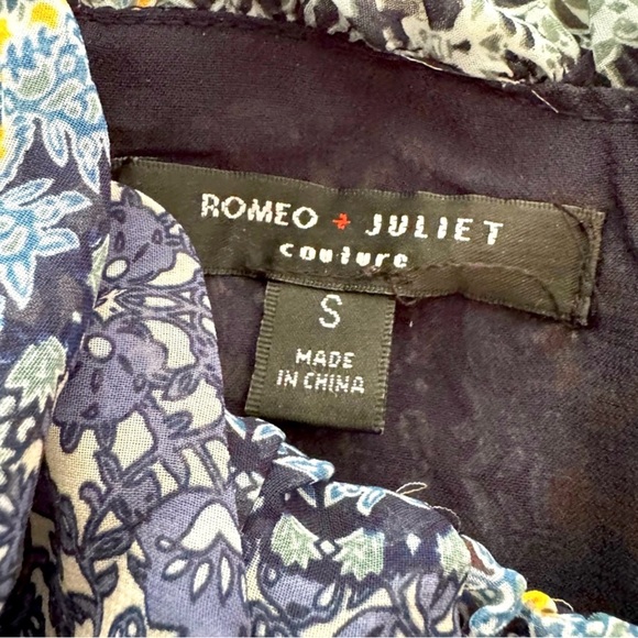 NWOT Romeo & Juliet Couture
Mixed Print Cold Shoulder Dress SIZE SMALL - Picture 4 of 4